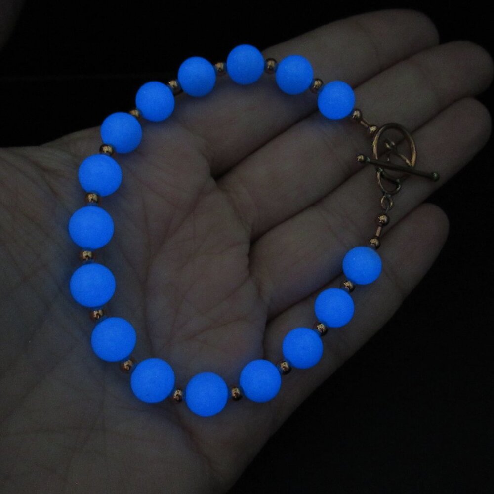 Glow in the dark bead bracelet